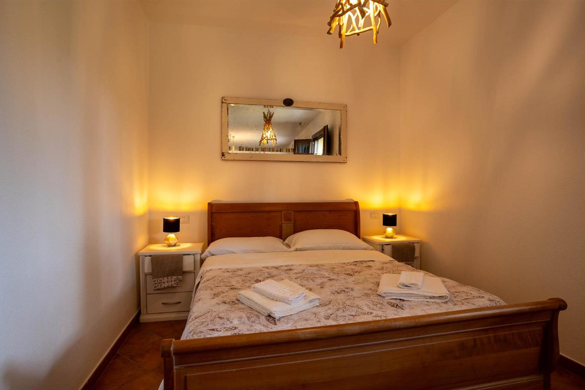 Holiday House Cuordinatura Apartment มนโตโปลิอินวัลดาร์โน ภายนอก รูปภาพ