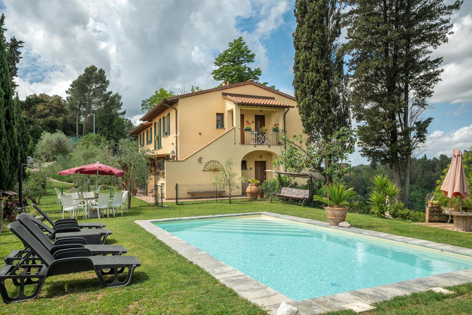 Holiday House Cuordinatura Apartment มนโตโปลิอินวัลดาร์โน ภายนอก รูปภาพ