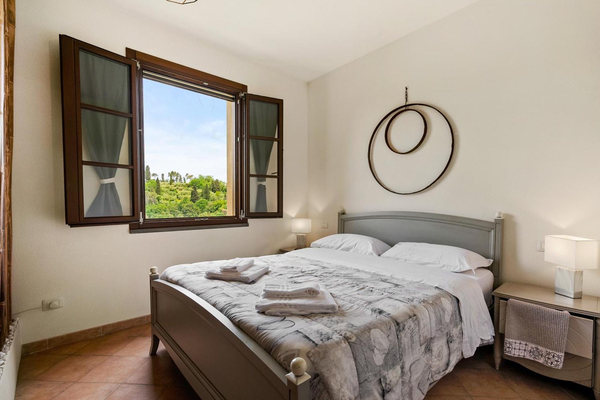 Holiday House Cuordinatura Apartment มนโตโปลิอินวัลดาร์โน ภายนอก รูปภาพ
