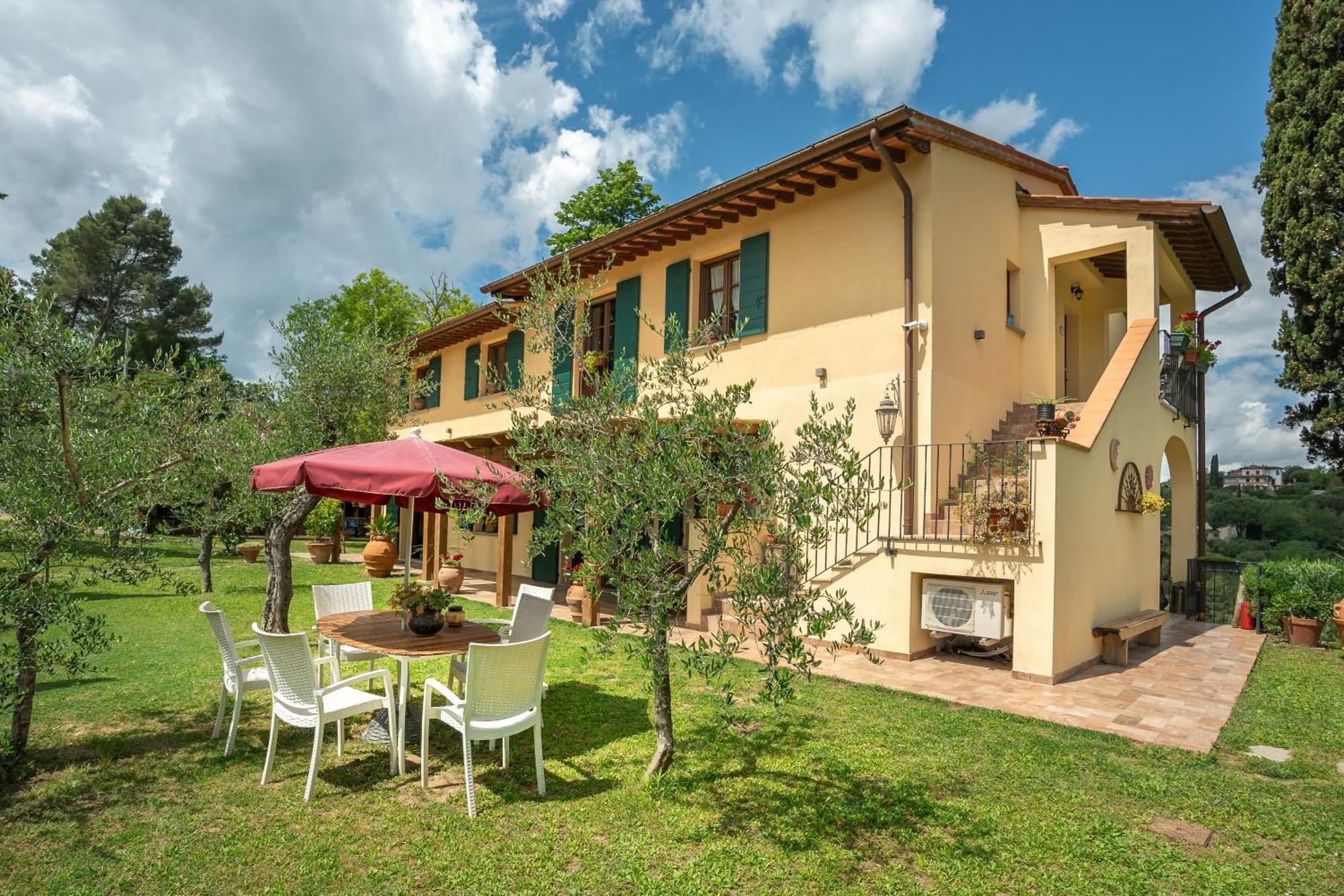 Holiday House Cuordinatura Apartment มนโตโปลิอินวัลดาร์โน ภายนอก รูปภาพ