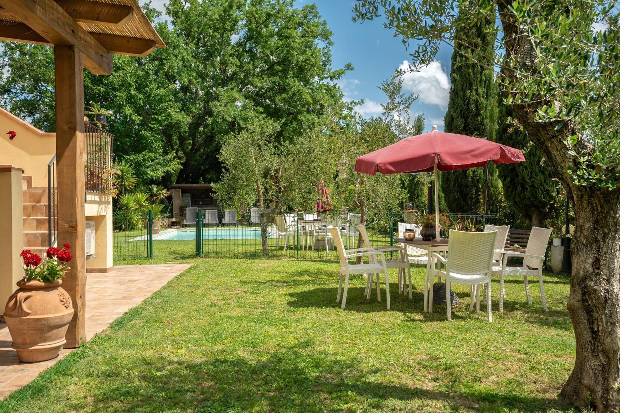 Holiday House Cuordinatura Apartment มนโตโปลิอินวัลดาร์โน ภายนอก รูปภาพ