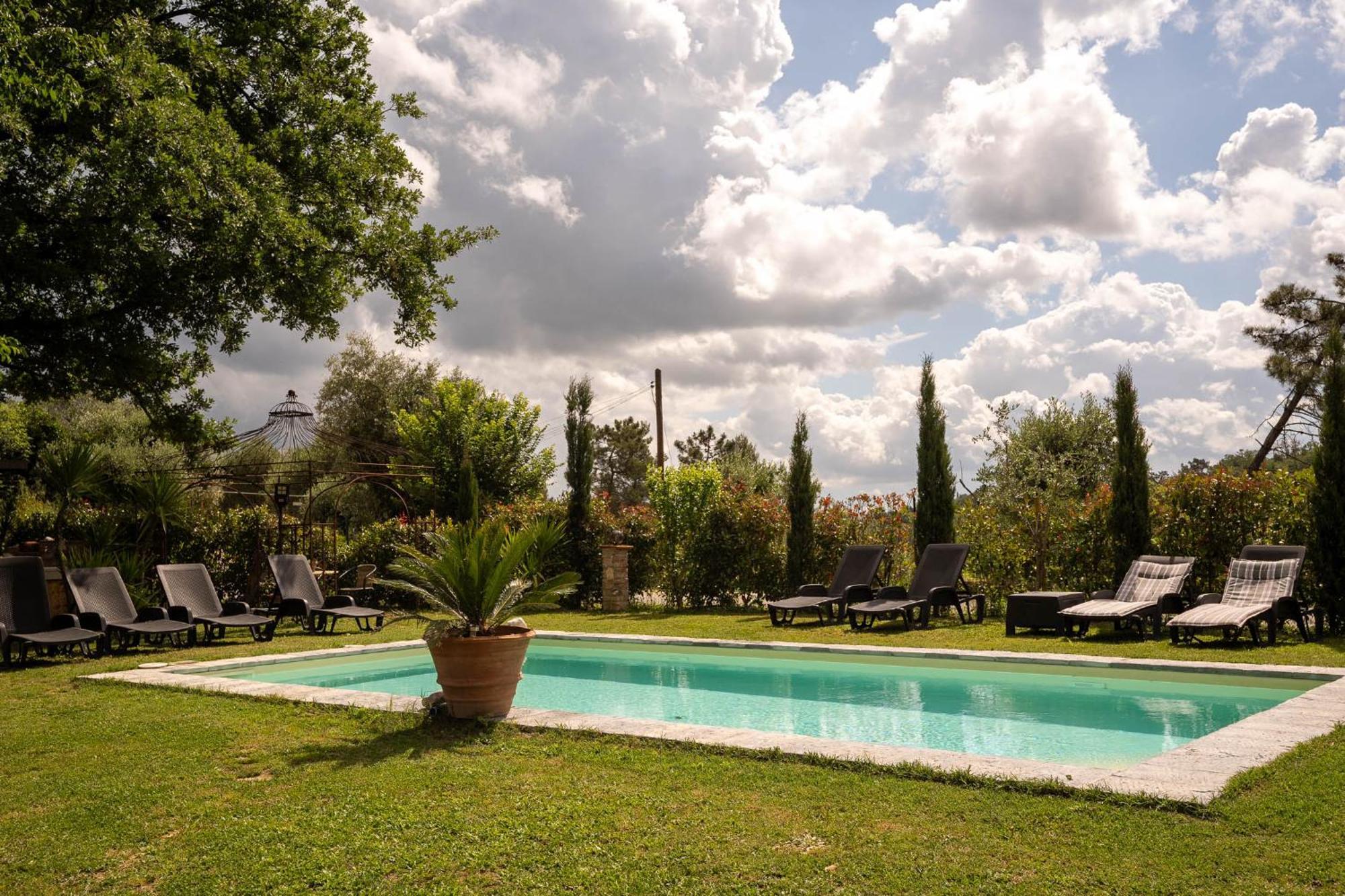 Holiday House Cuordinatura Apartment มนโตโปลิอินวัลดาร์โน ภายนอก รูปภาพ