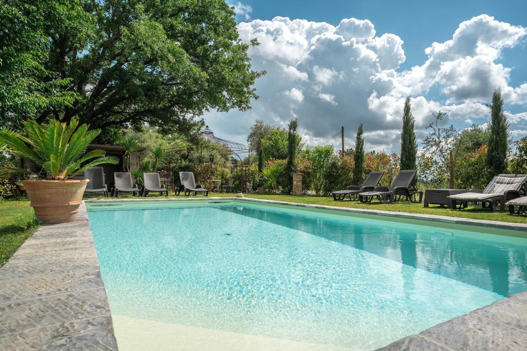 Holiday House Cuordinatura Apartment มนโตโปลิอินวัลดาร์โน ภายนอก รูปภาพ